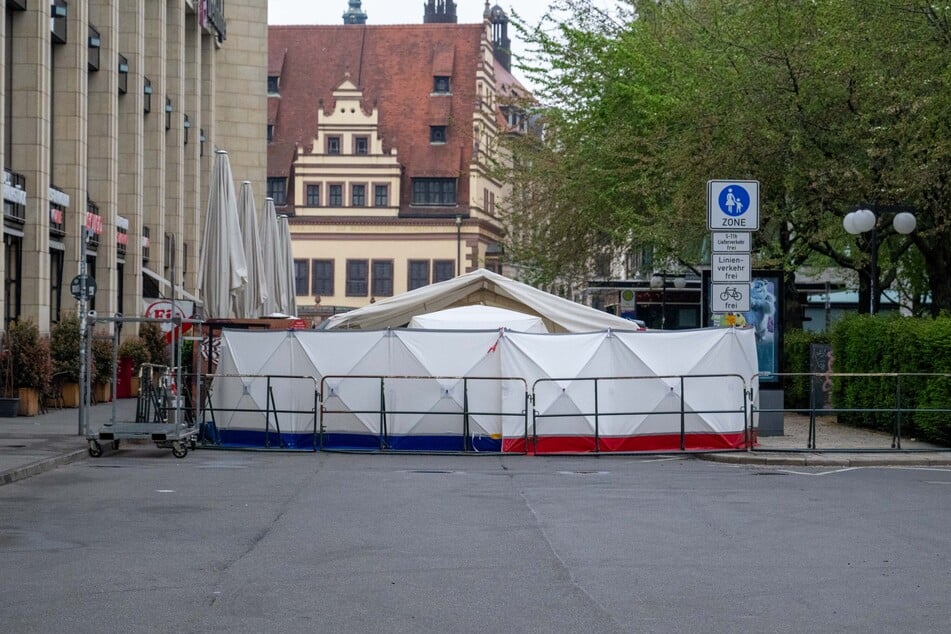 Die Ermittlungsarbeit dauert an.