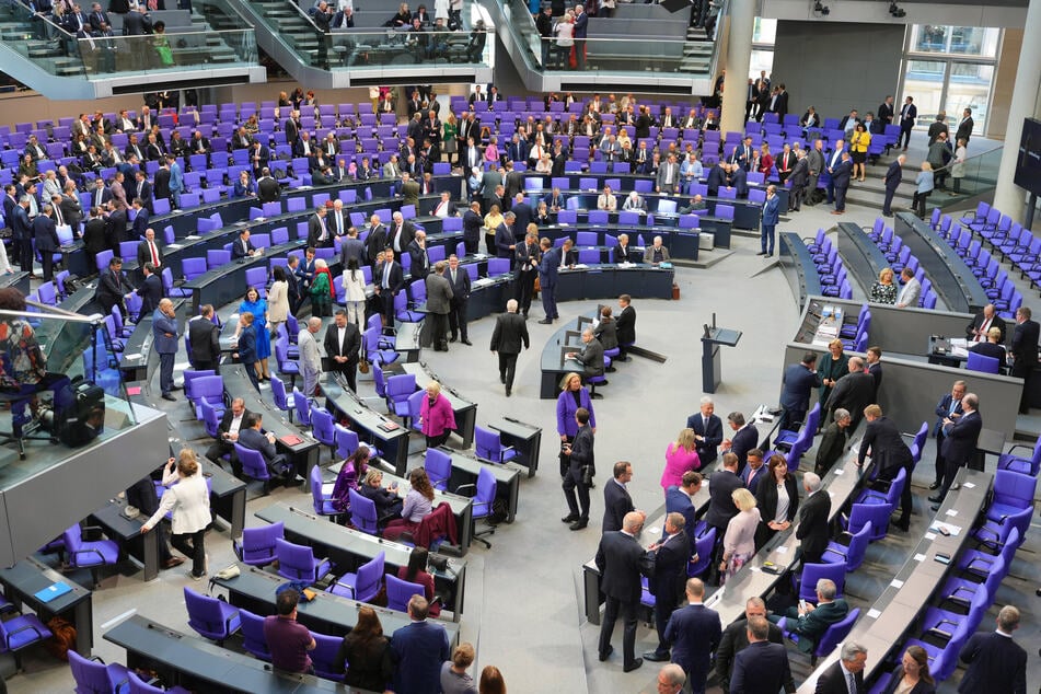 Blick in den Plenarsaal des Bundestags bei der Kanzlerwahl.