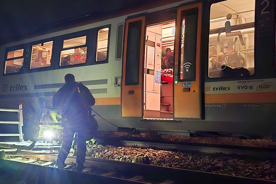 Lokführer wird während der Fahrt bewusstlos: So kamen die Passagiere danach ans Ziel