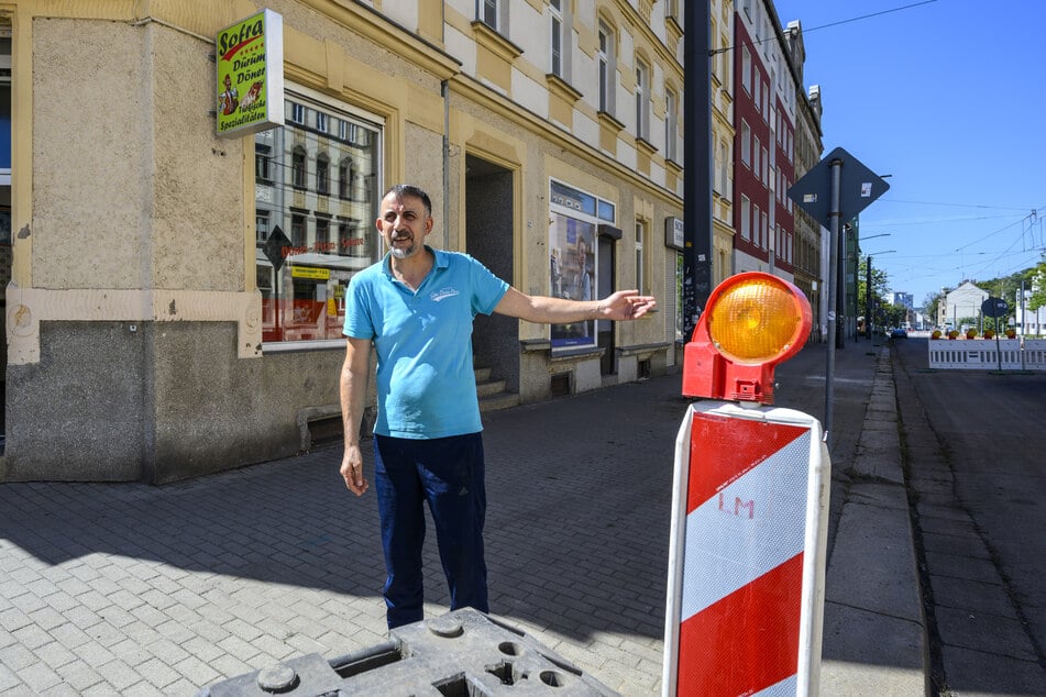 Auch Aydin Celayir (51) hatte durch die Baustelle einen starken Umsatzeinbruch.