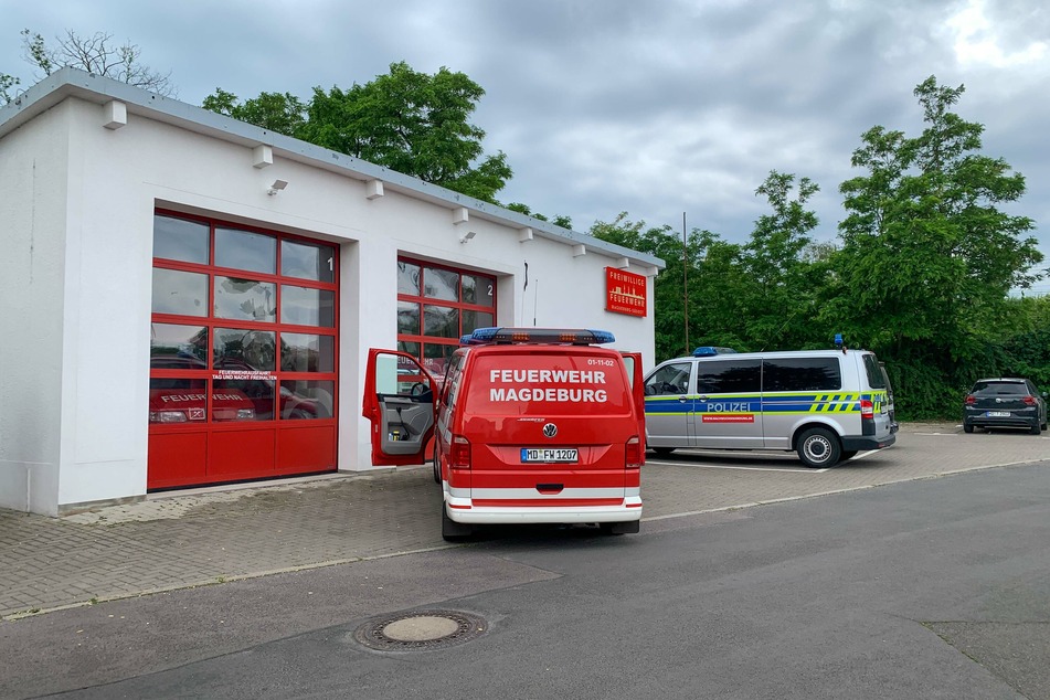 Polizei und Spurensicherung untersuchten den Tatort.