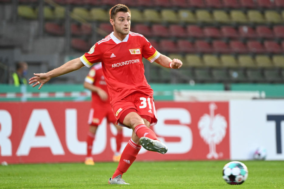Abwehrchef Robin Knoche (28) sieht den 1.FC Union Berlin nicht in der Favoritenrolle gegen seinen Ex-Klub VfL Wolfsburg. Die Eisernen brauchen sich "aber nicht verstecken".