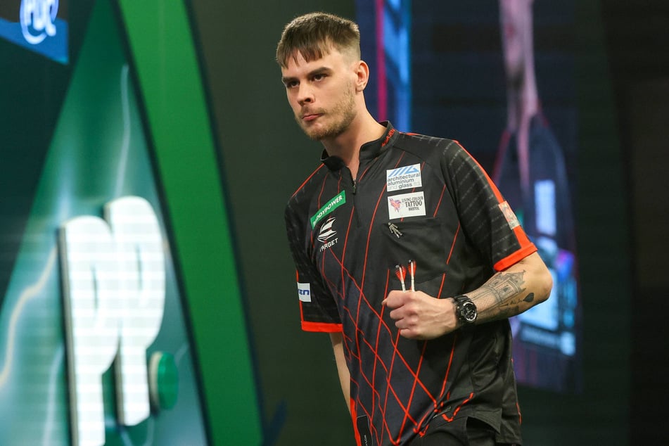 Dom Taylor (28) wurde bei der Darts-WM positiv auf verbotene Substanzen getestet und daraufhin für ein halbes Jahr gesperrt.