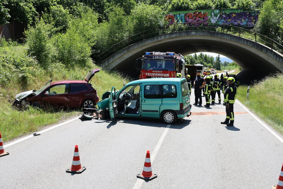 Die S255, auf der der Unfall passierte, ist voll gesperrt.