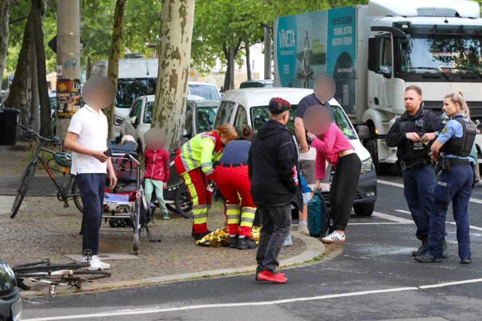 Audi-Fahrer nimmt Radlerin Vorfahrt: Unfall im Leipziger Zentrum-Nord