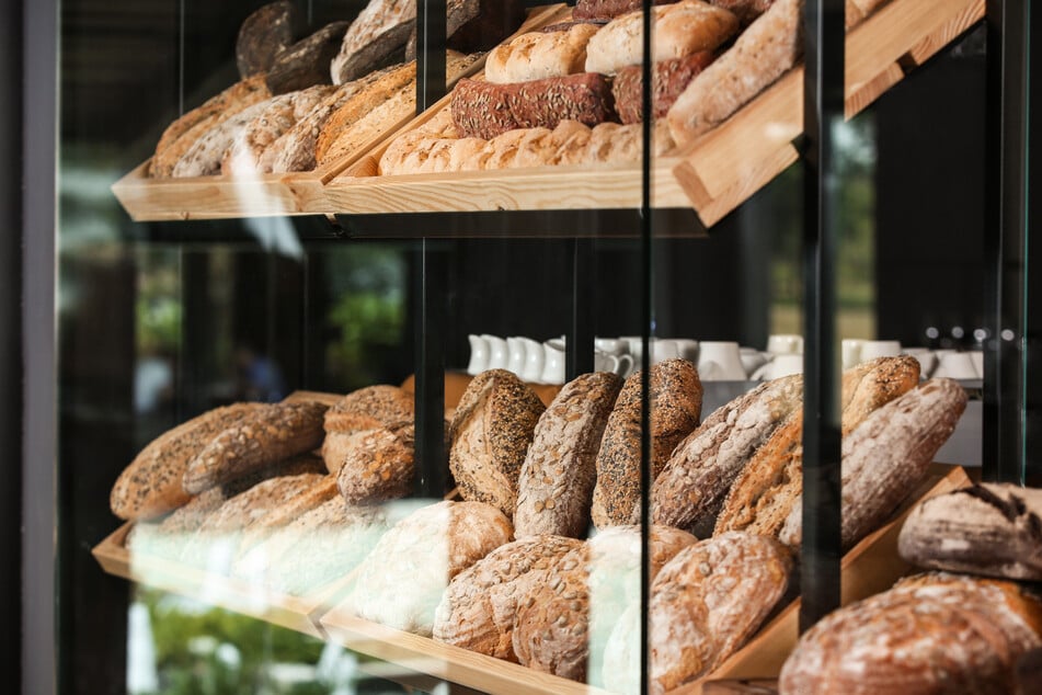 Die 60-Jährige hatte ein Brot geordert und sich eine Tasse Kaffee bestellt, dann zog sie das Küchenmesser aus ihrer Handtasche. (Symbolbild)