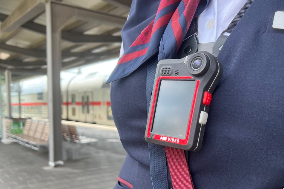 Zum Schutz der Mitarbeiter kommen inzwischen Bodycams zum Einsatz.