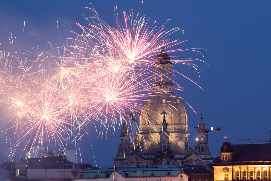 Damit die Beschäftigten im Einzelhandel den Silvesterabend mit ihren Familien verbringen können, sollen die meisten Geschäfte am 31. Dezember nur bis 14 Uhr öffnen.