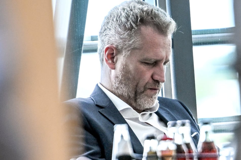 Sieht sich mal wieder in der Opferrolle: AfD-Mann Petr Bystron (52) bezeichnet das Verfahren als politische Instrumentalisierung der Justiz.