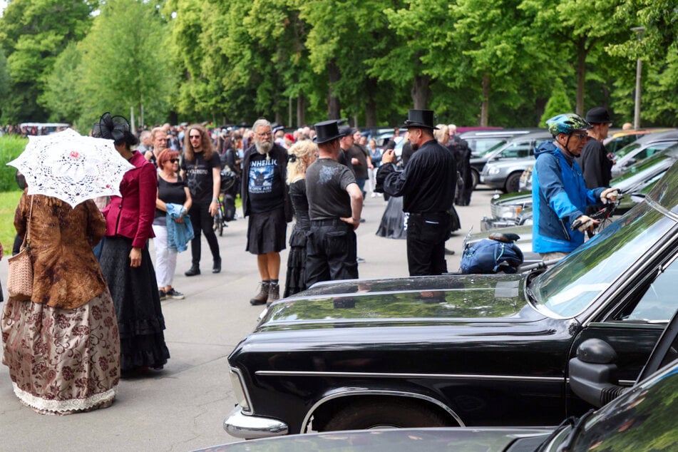 Vom teils schlechten Wetter ließen sich die WGT-Fans nicht abhalten.