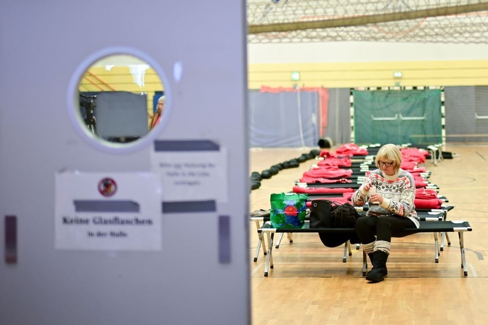 Anschlag auf Stromversorgung: Notstrom-Hänger aus NRW auf dem Weg nach Berlin