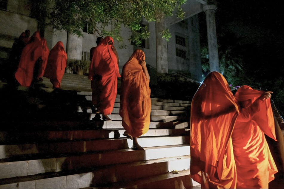 Es ist das erste Mal, dass in Sri Lanka eine Gruppe von Mönchen im Zusammenhang mit Drogenschmuggel am Flughafen verhaftet wurde.