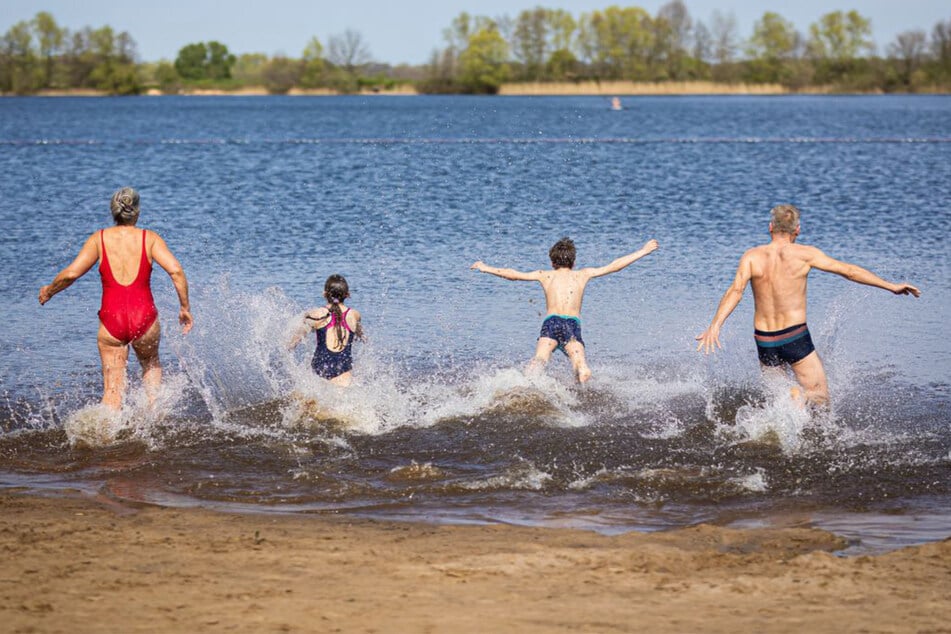 Vom Baden in Flüssen rät das Ministerium komplett ab. Die meisten Badeseen im Ländle sind jedoch geeignet. (Symbolbild)