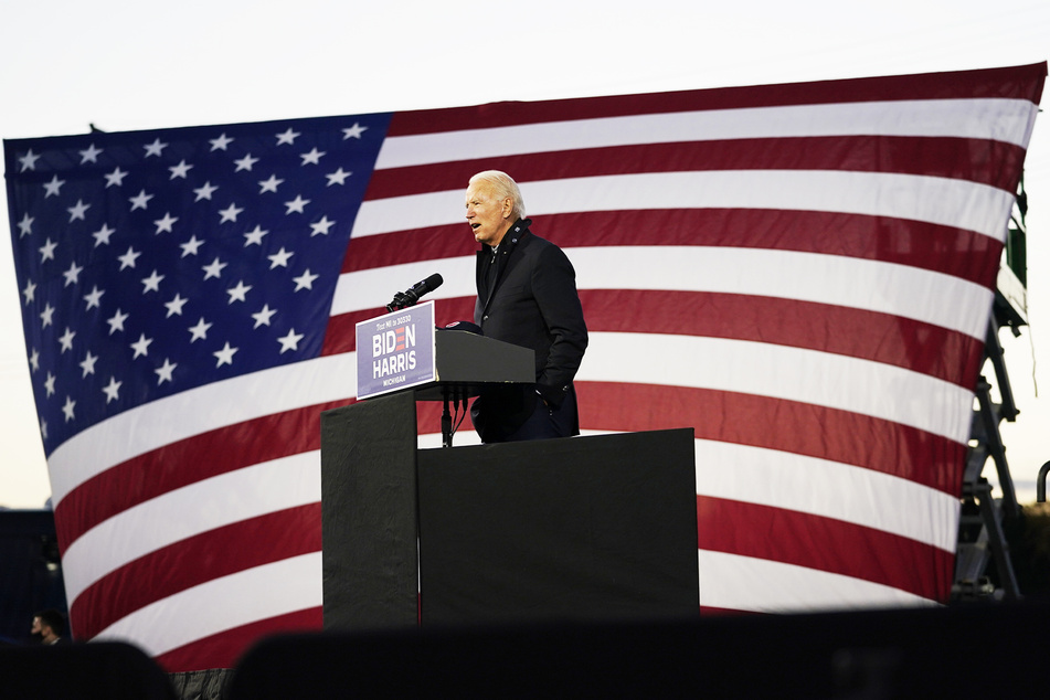 Joe Biden spricht auf dem Michigan State Fairgrounds.