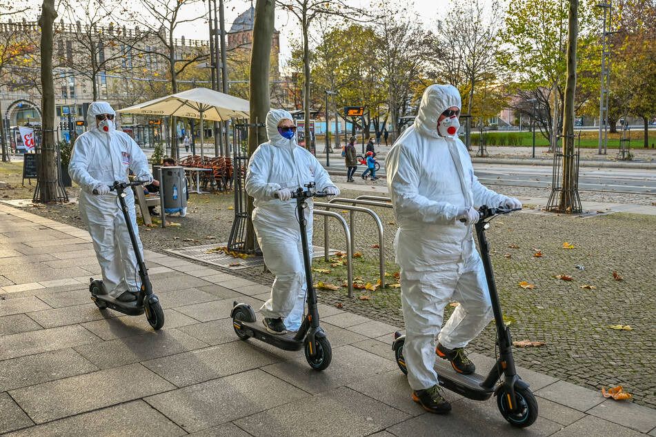 Am Sonntag protestierte eine kleine Gruppe auch im Zentrum gegen die Corona-Maßnahmen.