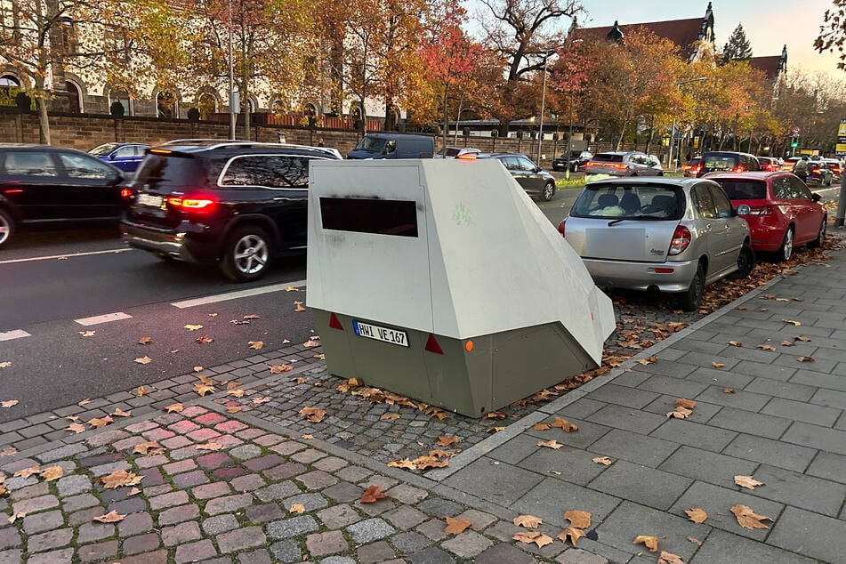 Der Superblitzer "parkt" direkt an der Fetscherstraße.