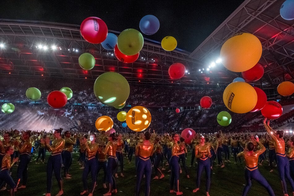 Spektakuläre Bilder und große Emotionen: Der Abschluss der Stadiongala zum 44. Deutschen Turnfest in Leipzig.