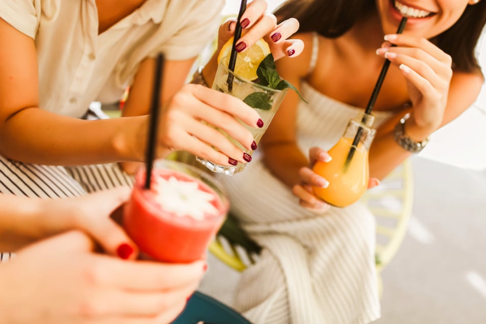 Beim Burgplatz Sommer könnt Ihr mit Freunden leckere Cocktails schlürfen. (Symbolfoto)