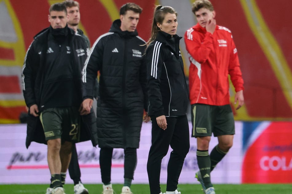 Zwei Spiele, zwei Niederlagen: Der Start unter Marie-Louise Eta (34, 2.v.r.) ging daneben.