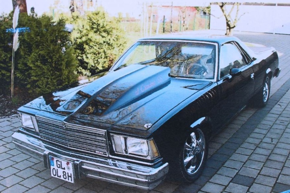 Der Wert des schwarzen Chevrolet El Camino (Baujahr 1977) liegt im unteren fünfstelligen Bereich.