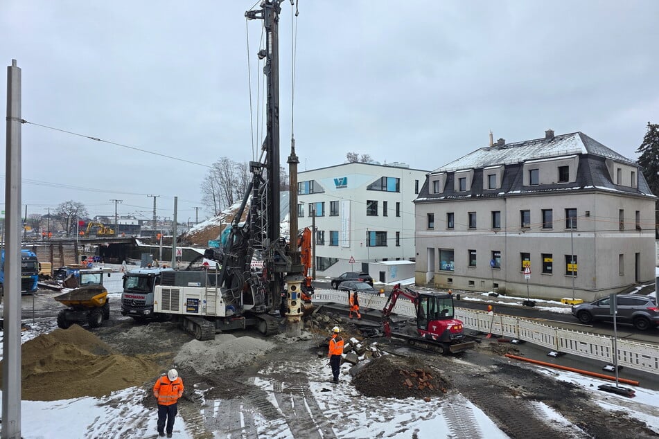 Zur Vollsperrung der Hamburger Straße im Bereich des Haltepunkts Cotta kommt es am Wochenende.