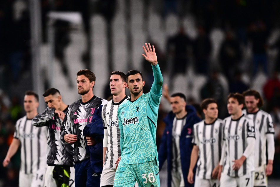 Bye bye, internationales Geschäft: Um die Champions League 2024/25 nicht zu gefährden, stimmt Juventus Turin wohl einem Ausschluss aus Europa für die kommende Saison zu.