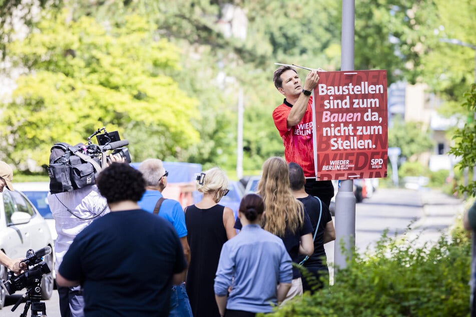 Der Kampf um Berlins Stimmen beginnt: Jetzt hängen die ersten Wahlplakate!
