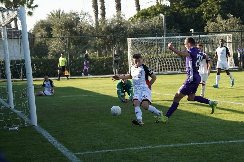 Kilian Jakob (am Ball) unterstrich auch in Belek seine Offensivqualitäten, wie bei dieser Szene zum 1:0 gegen den FC Aarau.