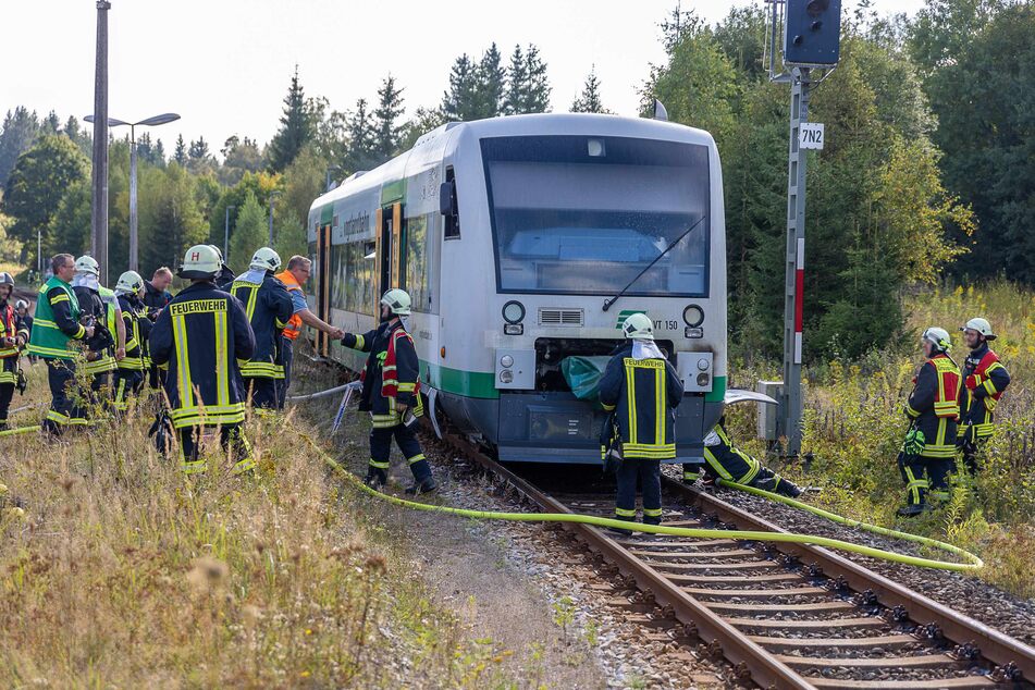 Die Feuerwehr löschte am Montagnachmittag einen Brand in einem Zug der Vogtlandbahn.