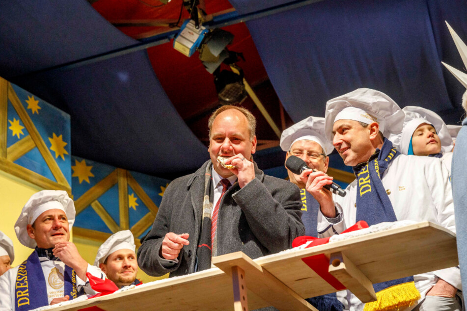 Stadtchef Hilbert auf der Striezelmarkt-Bühne.