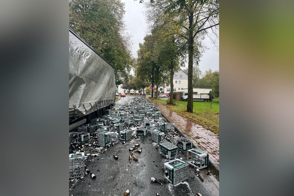 Kein schöner Anblick: Anstatt in frohlockenden Kehlen landete das Bier auf der Straße.