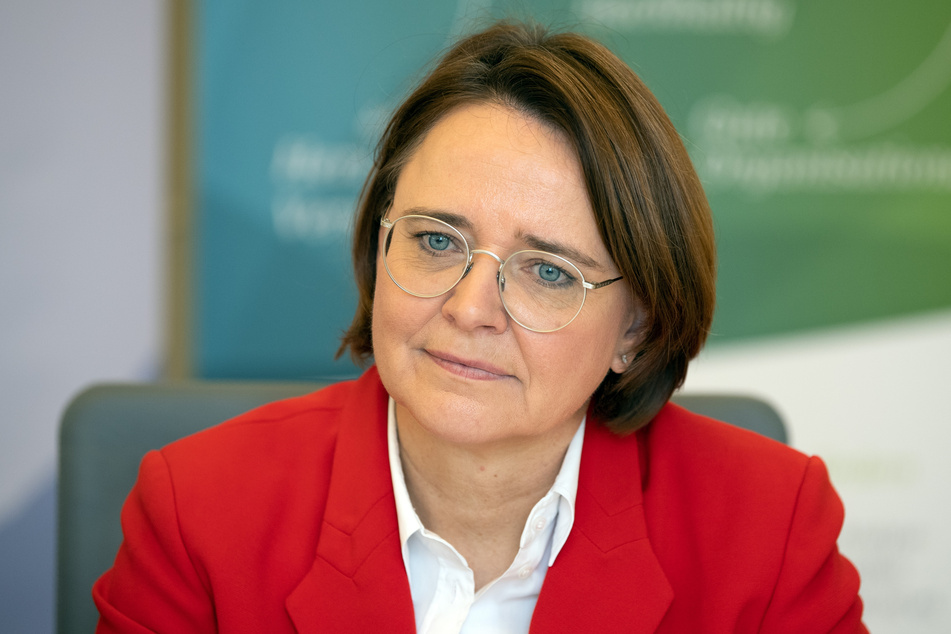 Die Integrationsbeauftragte der Bundesregierung, Annette Widmann-Mauz, betont, dass es in Zeiten der Corona-Beschränkungen auch für gemeinsame Gebete vor Ort keine Ausnahme geben darf.
