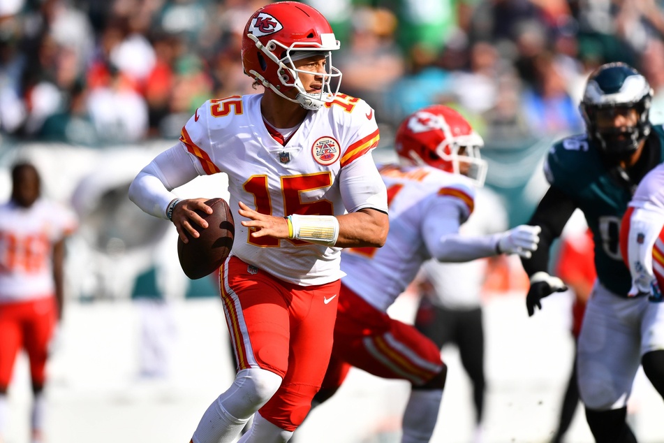Chiefs quarterback Pat Mahomes scored five touchdowns to lead his team over the Eagles on Sunday.