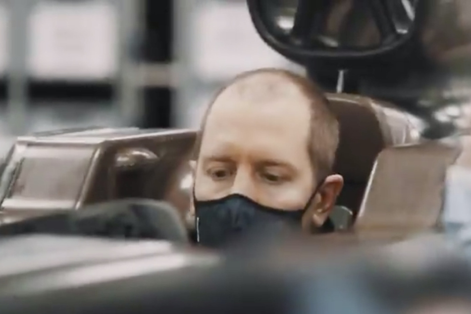 Hohe Stirn, wenig drüber. Sebastian Vettel (33) beschreitet neue Wege beim Thema Frisur.