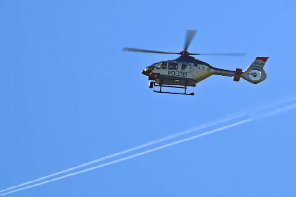 Auch mit einem Hubschrauber wurde nach Volker (74) (Archivbild)