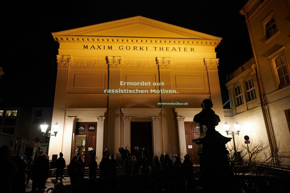 Noch heute gedenken Angehörige und die Bevölkerung der Opfer des Anschlags von 2020.