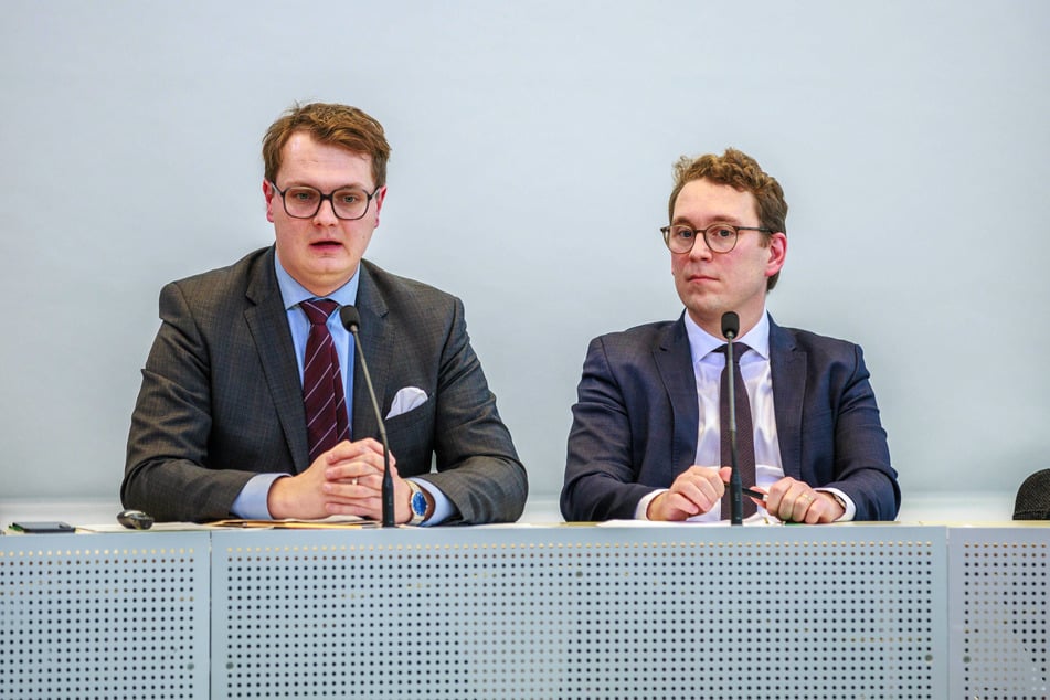 Valentin Lippmann (33, Grüne, l.) und Gutachter Fabian Michl (36, r.) bei der Vorstellung der Studie.