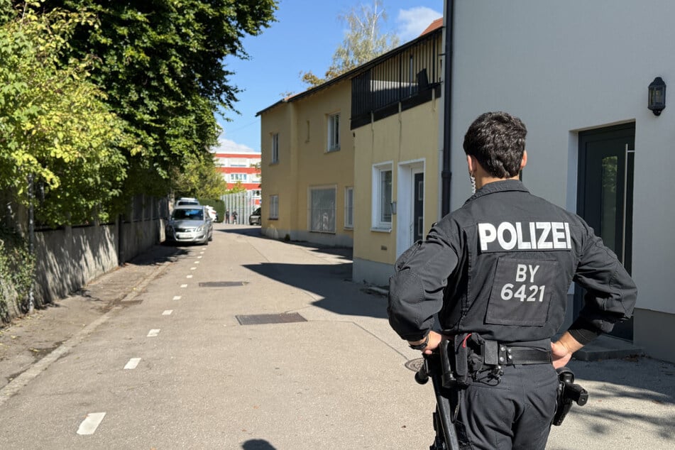 Der mutmaßliche Angreifer konnte im Umfeld der Schule festgenommen werden.