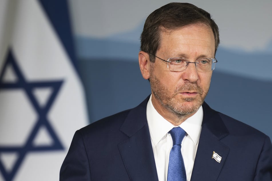 Israels Staatspräsident Izchak Herzog (64) findet, dass die Männer in Geiselhaft für ein "zynisches und grausames Spektakel" genutzt worden seien. (Archivbild)