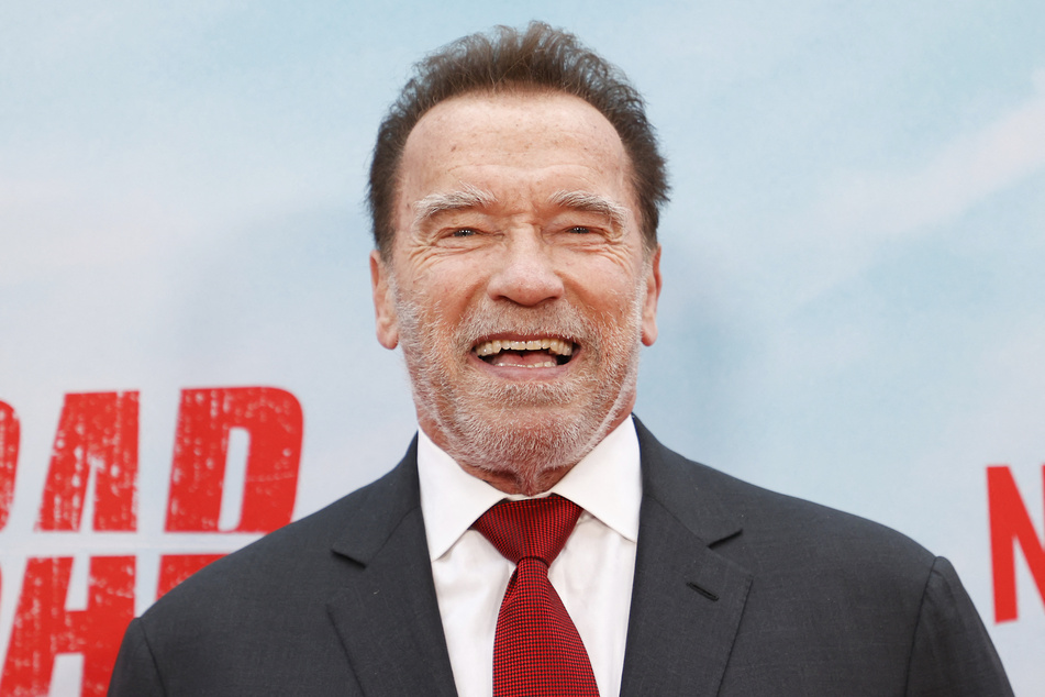 Leere Drohungen gab es im Erziehungsstil von Arnold Schwarzenegger (76) nicht, der auch schon herumliegende Schuhe in den Kamin geworfen hat.
