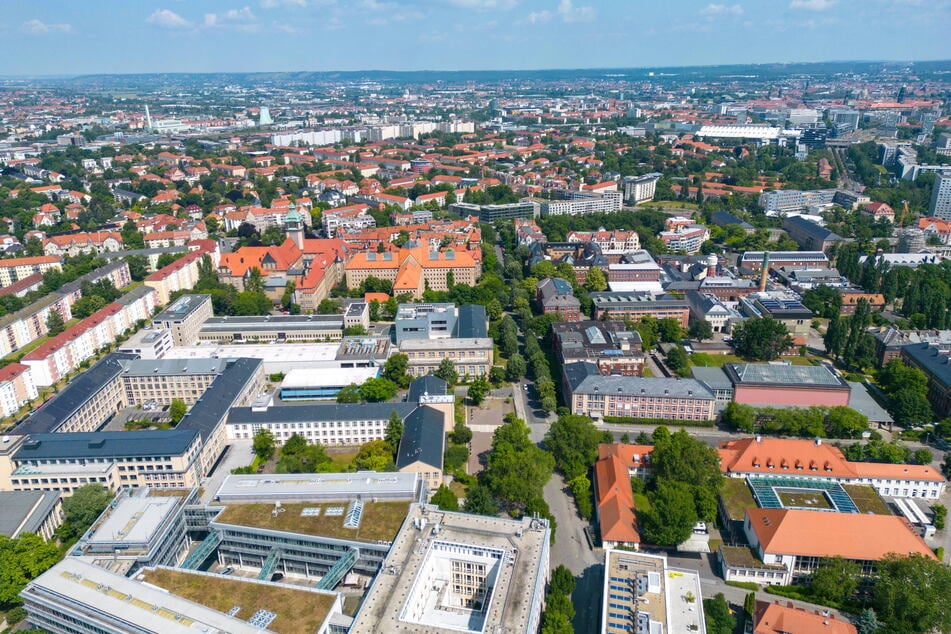 Auf dem TU-Campus knallt es zur Zeit gewaltig.