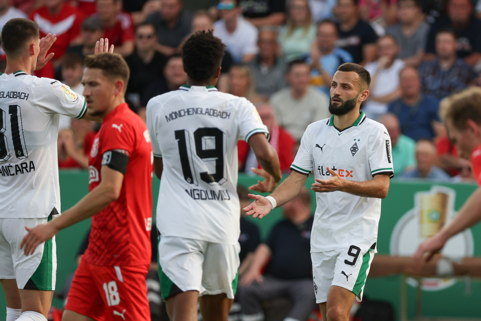 Keine Überraschung: Borussia Mönchengladbach führt zur Pause mit 4:0 gegen den TuS Bersenbrück.