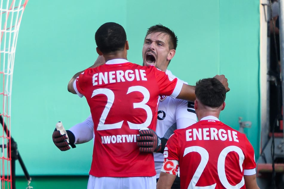 Nyamekye Awortwie-Grant (Nr. 23) kam als No-Name mit einem winzigen Marktwert in die Lausitz - jetzt steht er vor einem Wechsel in die Bundesliga.