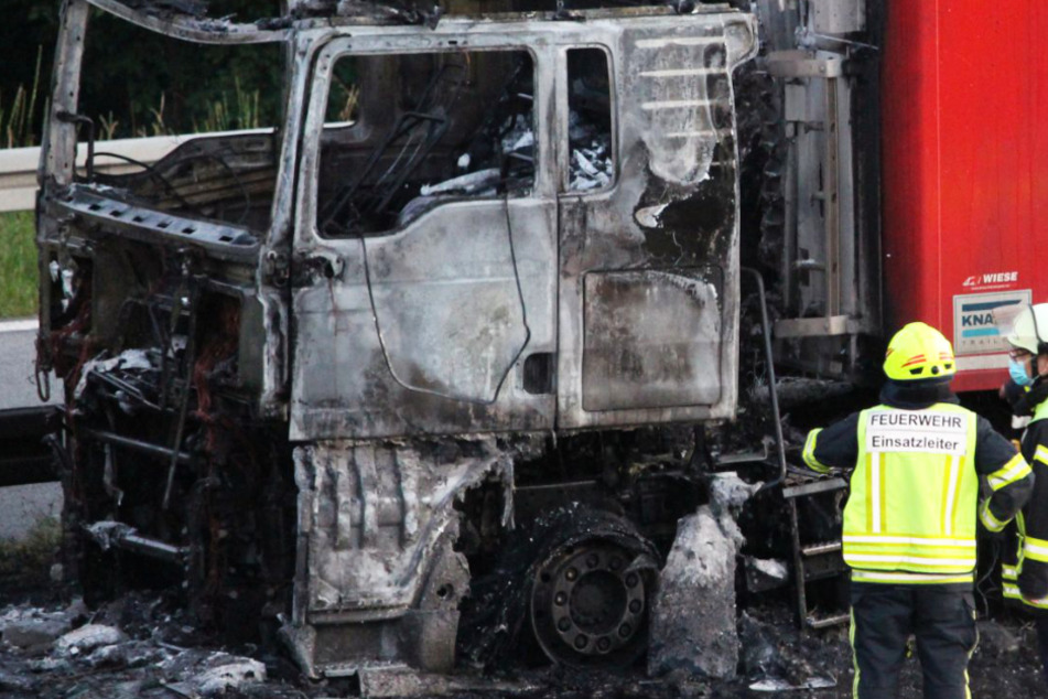 Brennender Lastwagen sorgt für Vollsperrung der A3 bei Aschaffenburg