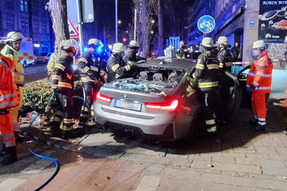 BMW- und Benz-Fahrer liefern sich Rennen in München: Zwei junge Menschen schwer verletzt