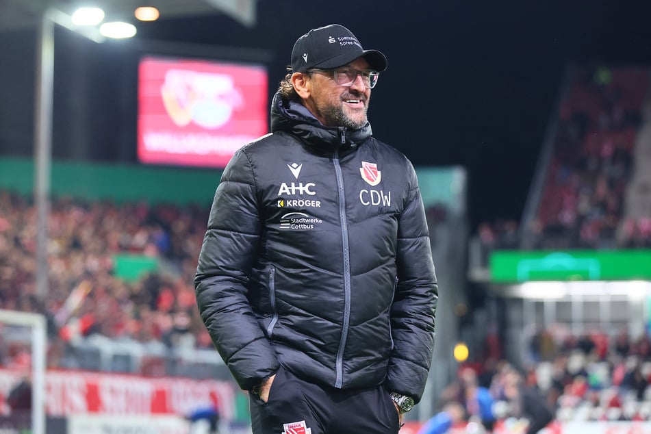 Pele Wollitz (60) strahlt. Unter seiner Regie schnuppert Energie wieder an der 2. Liga.