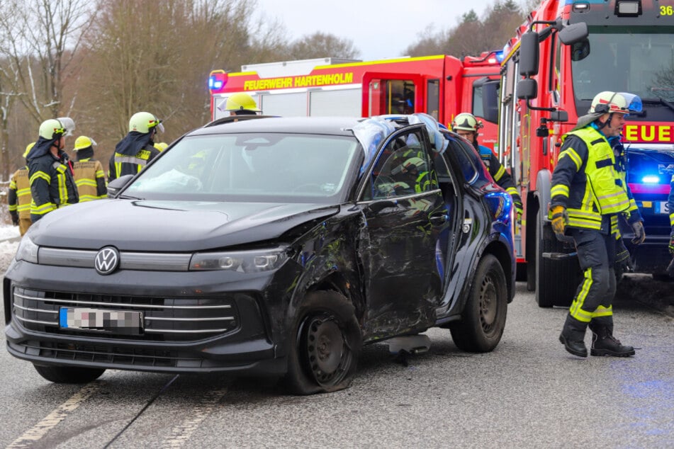 Bei einem Unfall auf der B206 im Kreis Segeberg sind am Donnerstag drei Menschen teils schwer verletzt worden.