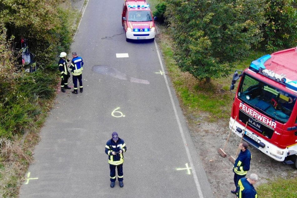 Tragischer Unfall: Mann stirbt, Beifahrerin wird schwer verletzt