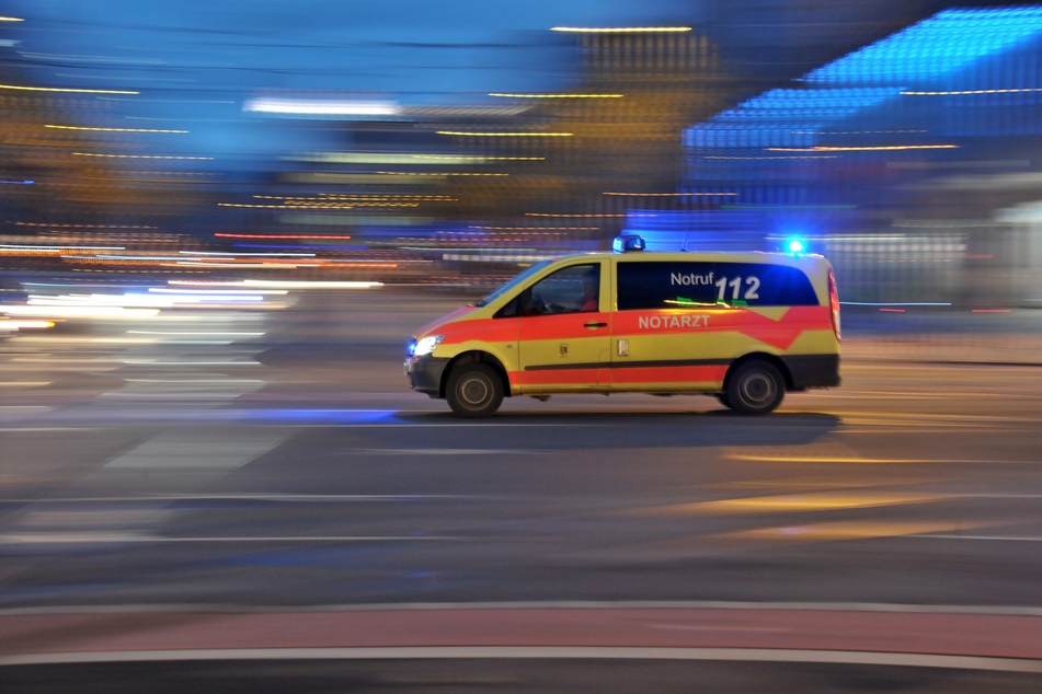 Eine 21-Jährige wurde in Zwickau von einem Unbekannten verletzt. (Symbolbild)