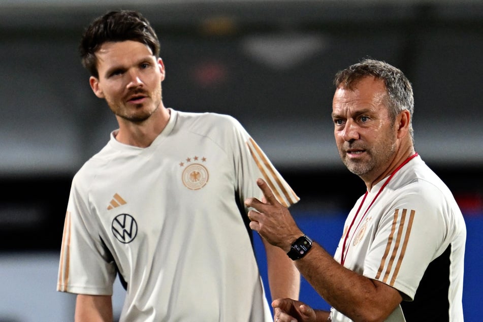 Danny Röhl (37, l.) gehörte früher zum Trainerstab der deutschen Nationalmannschaft. Jetzt trainiert er den schottischen Traditionsklub Glasgow Rangers.